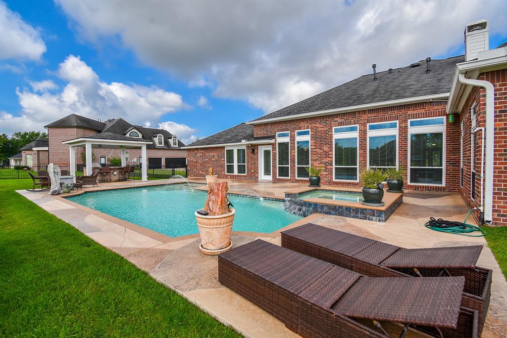 9110 Royal Crest Lane, Richmond, Texas image 28