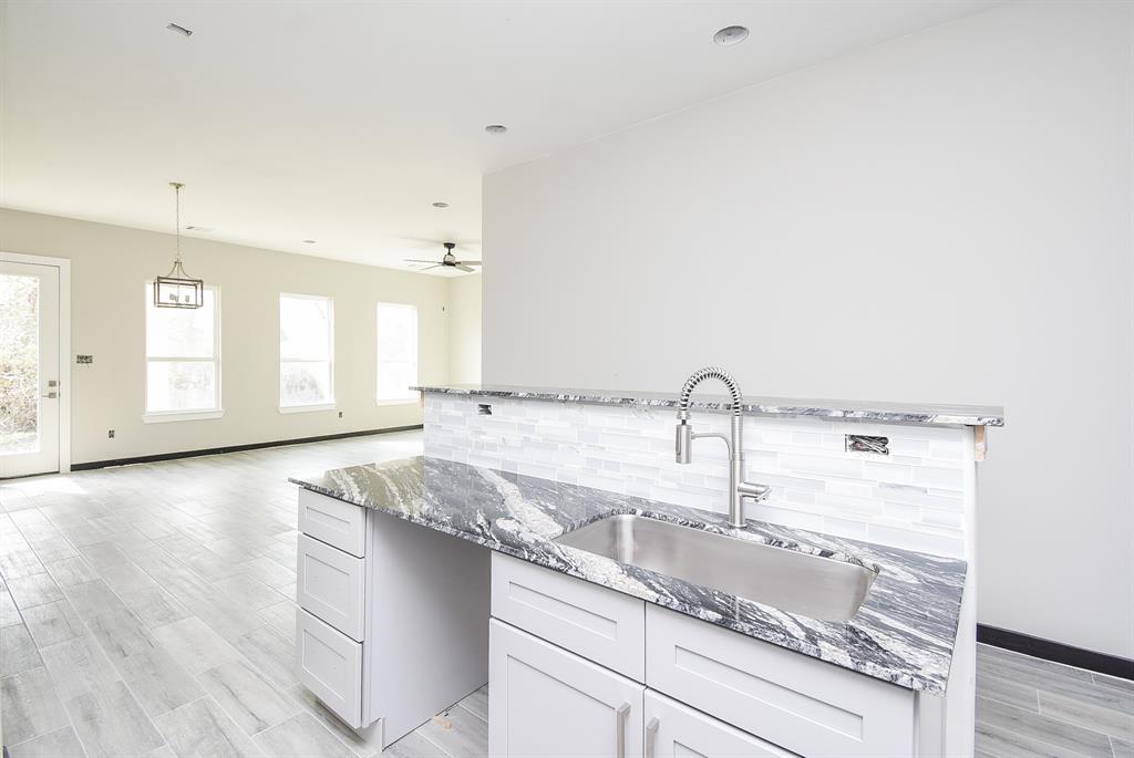 209 Silverleaf Road, Sweeny, Texas image 11