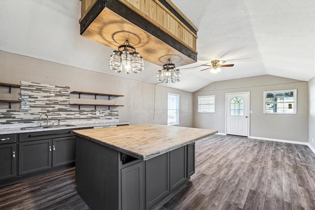 135 Canvasback Cay St, Baytown, Texas image 1
