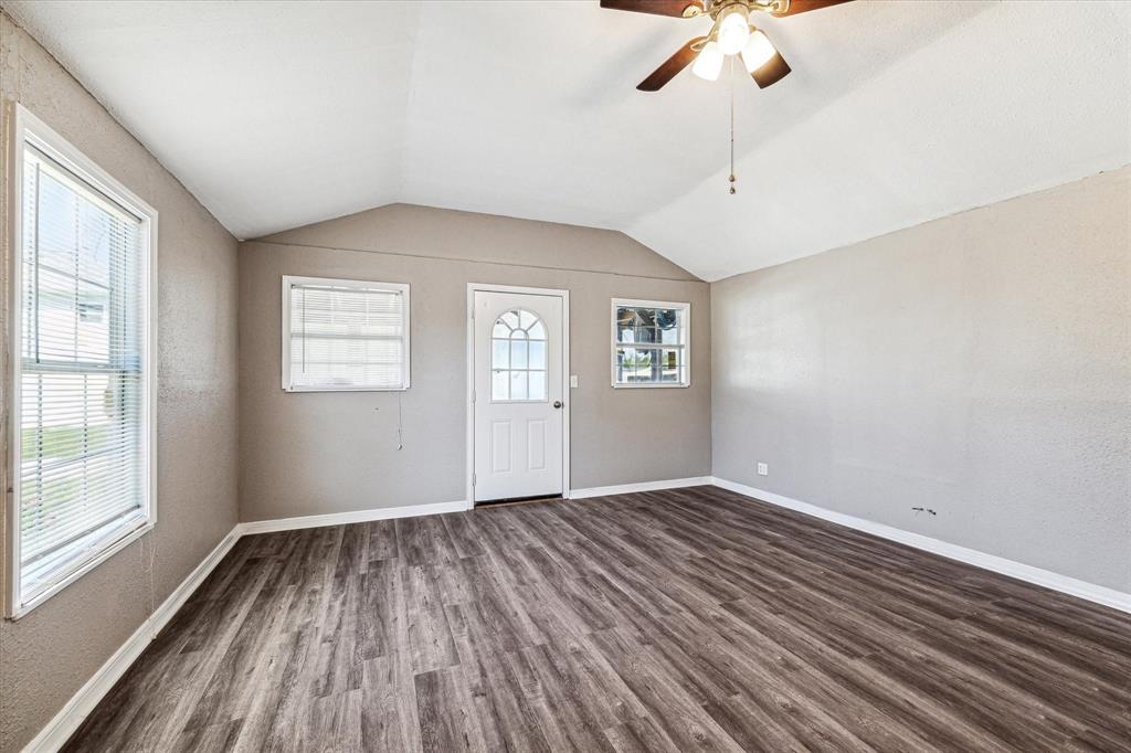 135 Canvasback Cay St, Baytown, Texas image 7