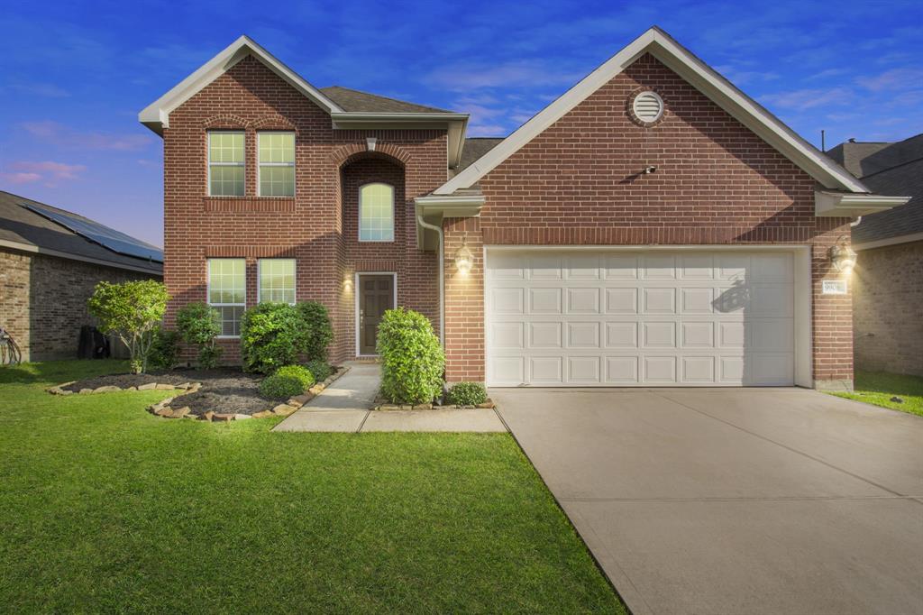 9906 Wood Wind Court, Baytown, Texas image 1