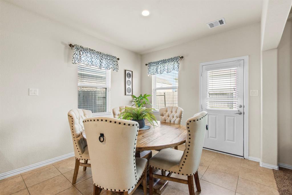 9906 Wood Wind Court, Baytown, Texas image 11