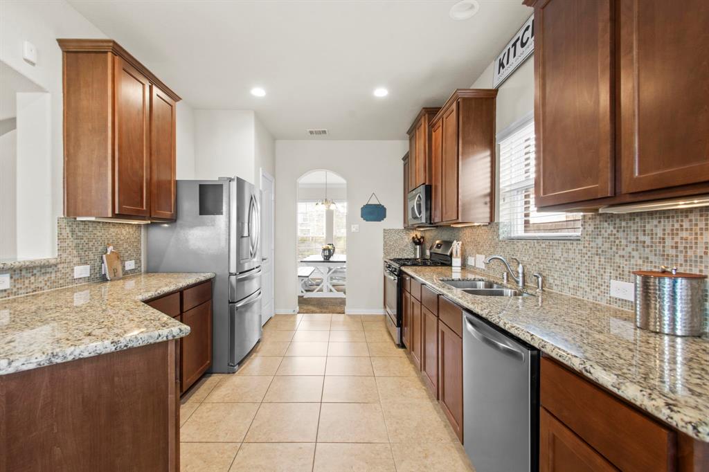 9906 Wood Wind Court, Baytown, Texas image 9