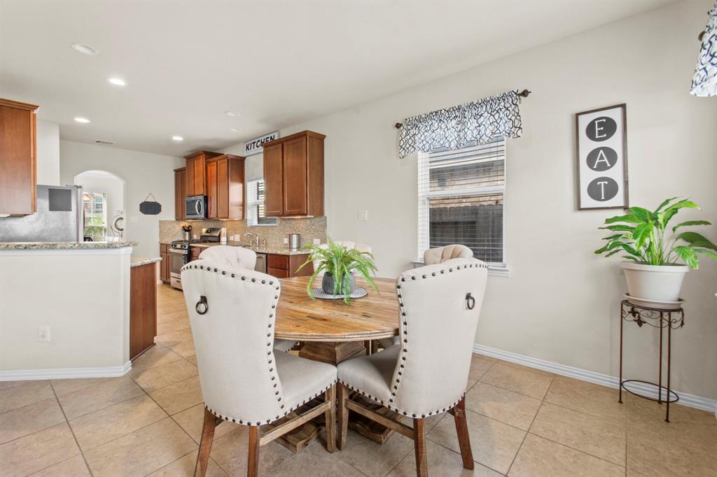 9906 Wood Wind Court, Baytown, Texas image 10