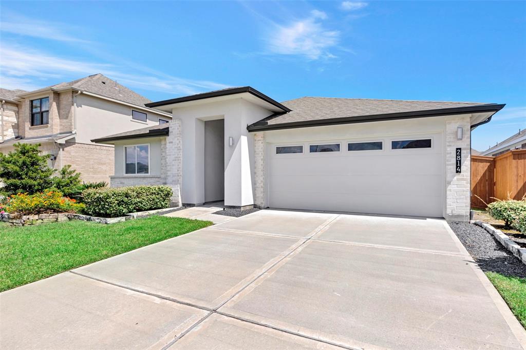 2814 Bayrose Drive, Texas City, Texas image 1