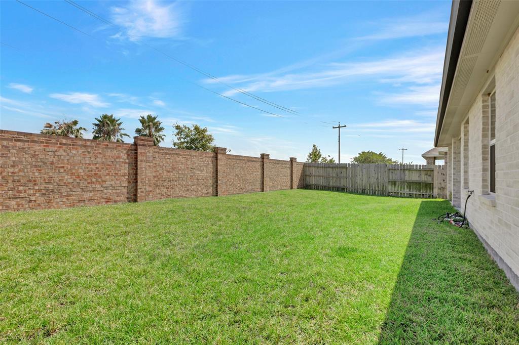 2814 Bayrose Drive, Texas City, Texas image 36