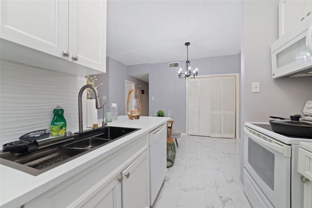 2300 Augusta Drive #15, Houston, Texas image 10