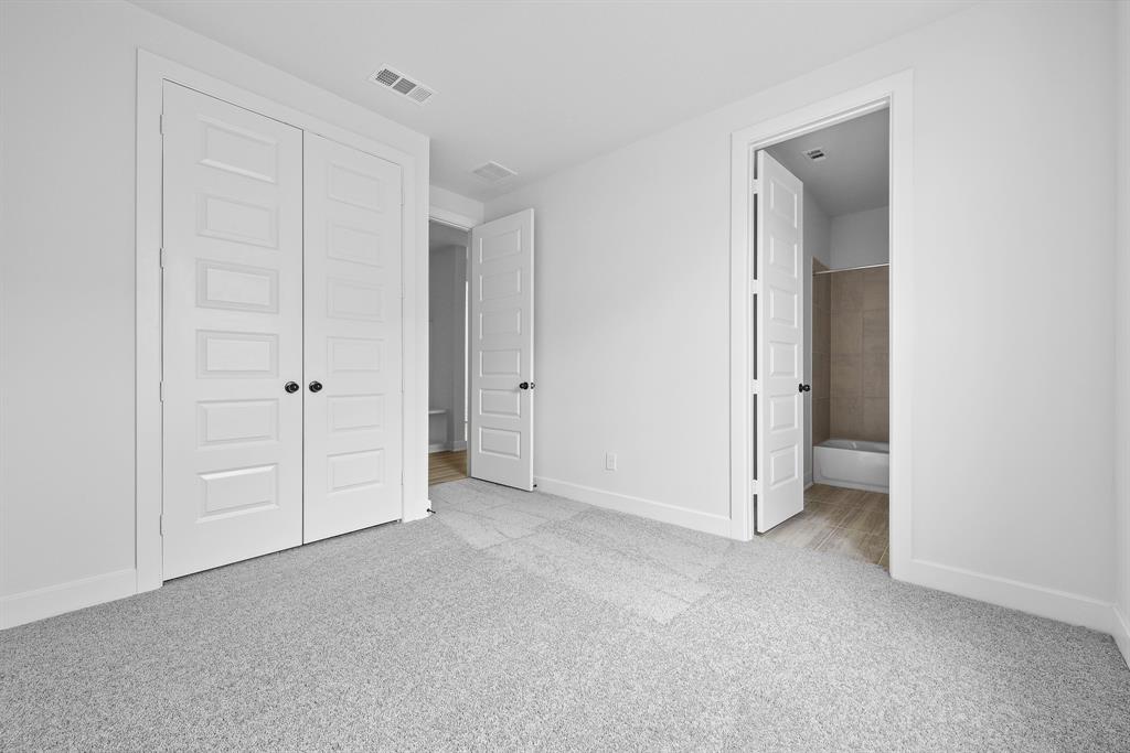 5802 Silver Perch Lane, Manvel, Texas image 10