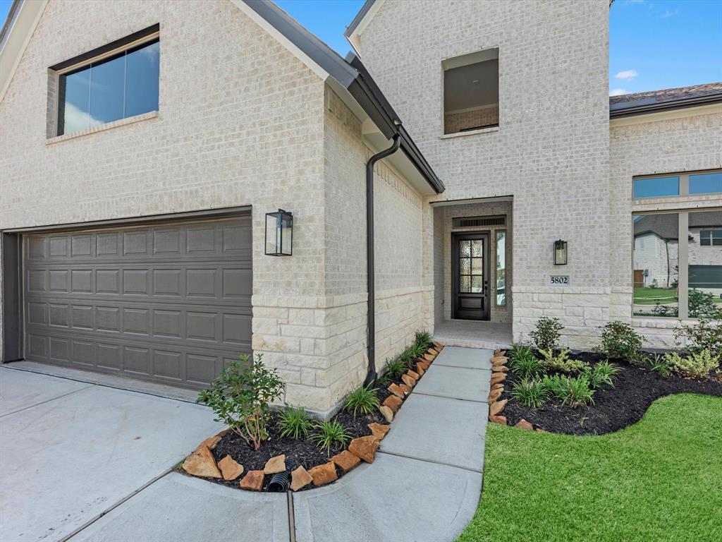 5802 Silver Perch Lane
