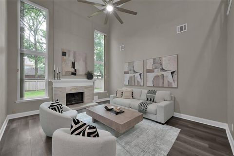 Single Family Residence in The Woodlands TX 11 Windledge Place 9.jpg