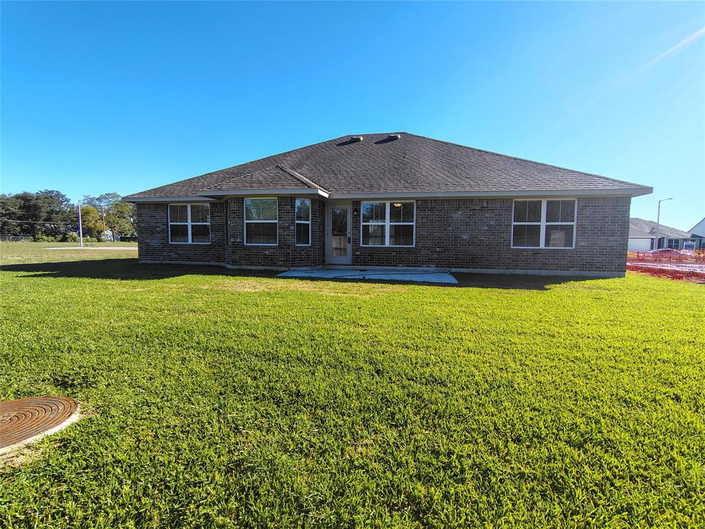 9 Gemstone Court, Angleton, Texas image 11