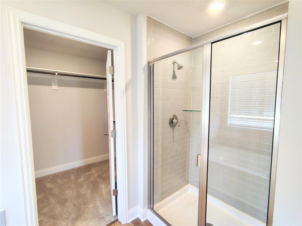 9 Gemstone Court, Angleton, Texas image 7