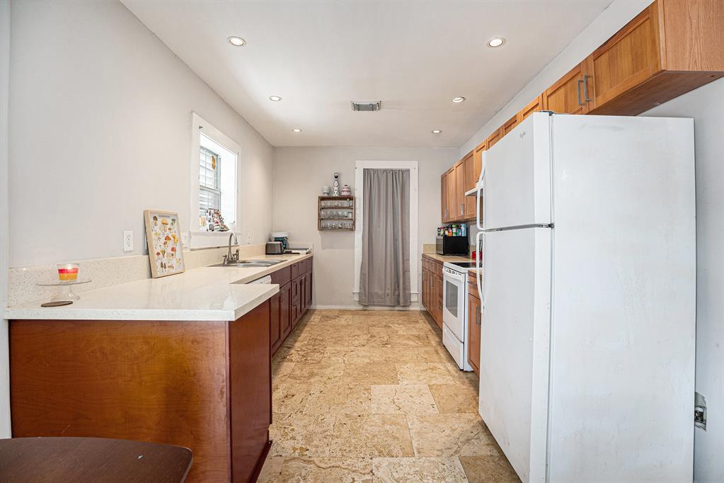 3306 Avenue R, Galveston, Texas image 27