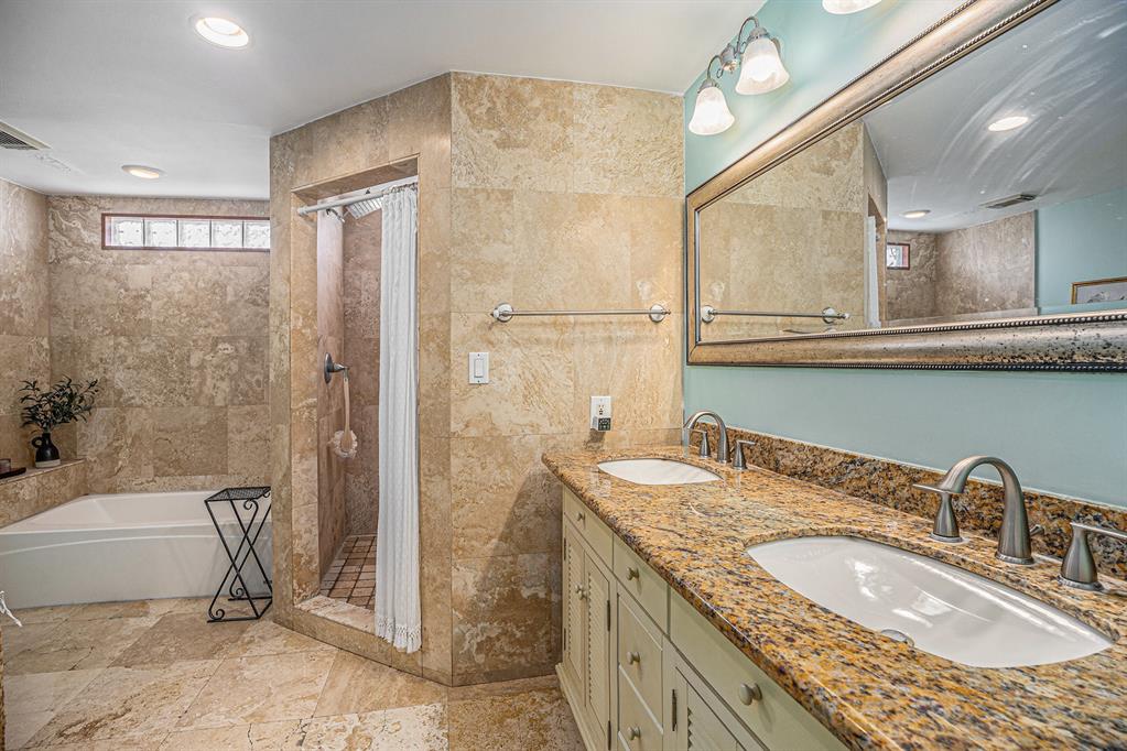 3306 Avenue R, Galveston, Texas image 17