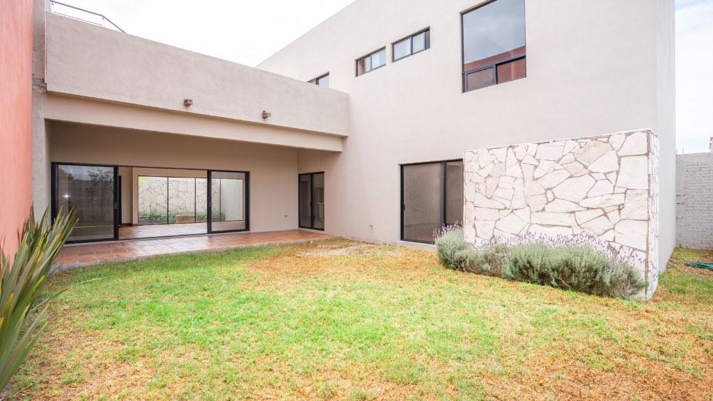 37700, Mexico, 3 Bedrooms Bedrooms, ,4 BathroomsBathrooms,Residential,Active,51655