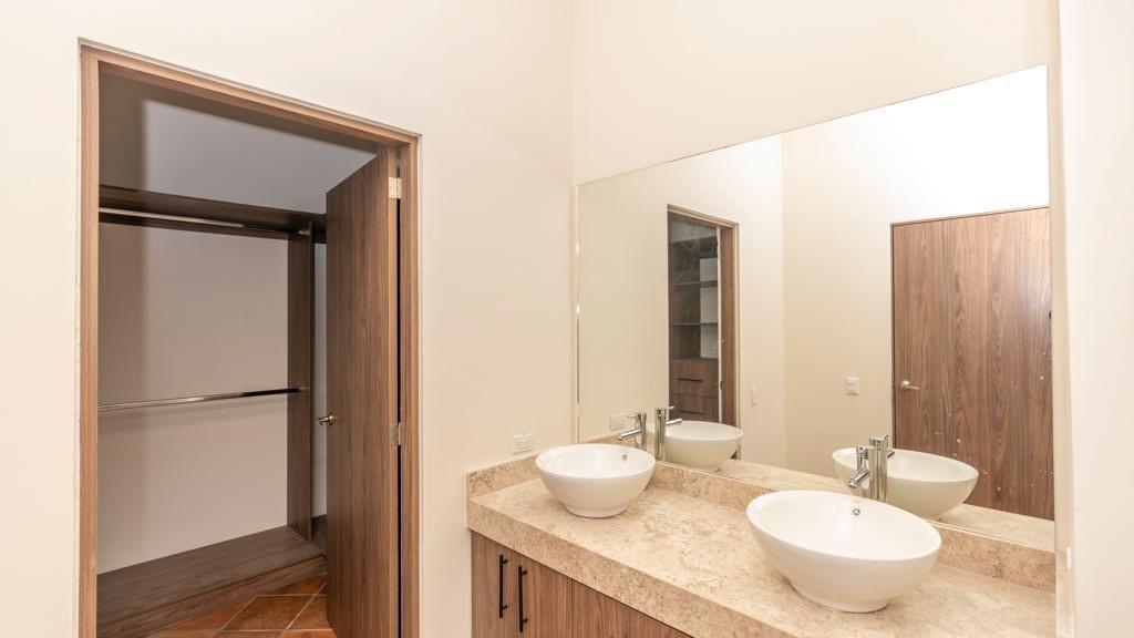 37700, Mexico, 3 Bedrooms Bedrooms, ,4 BathroomsBathrooms,Residential,Active,51655