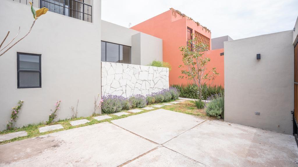 37700, Mexico, 3 Bedrooms Bedrooms, ,4 BathroomsBathrooms,Residential,Active,51655