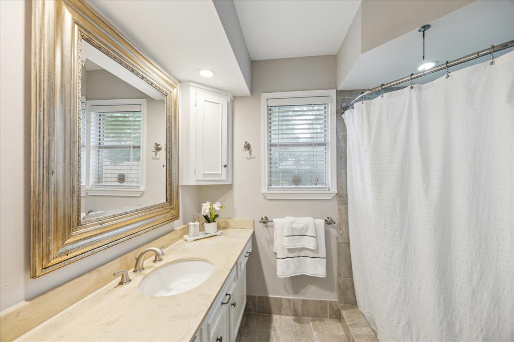 10006 Wickersham Lane, Houston, Texas image 16