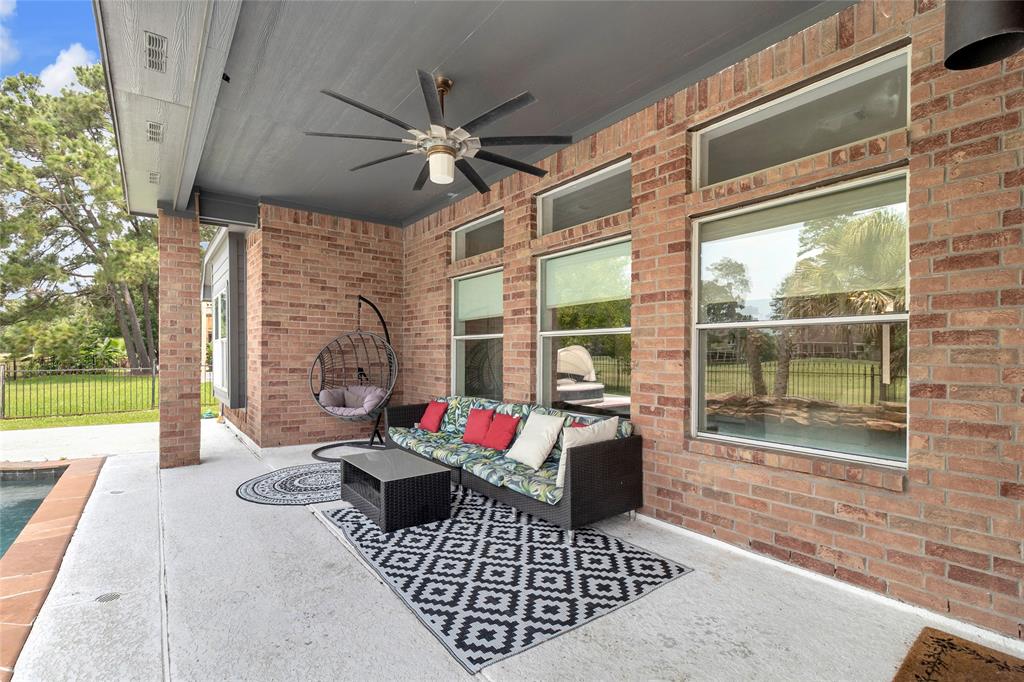 18327 Marlin Waters Drive, Humble, Texas image 9