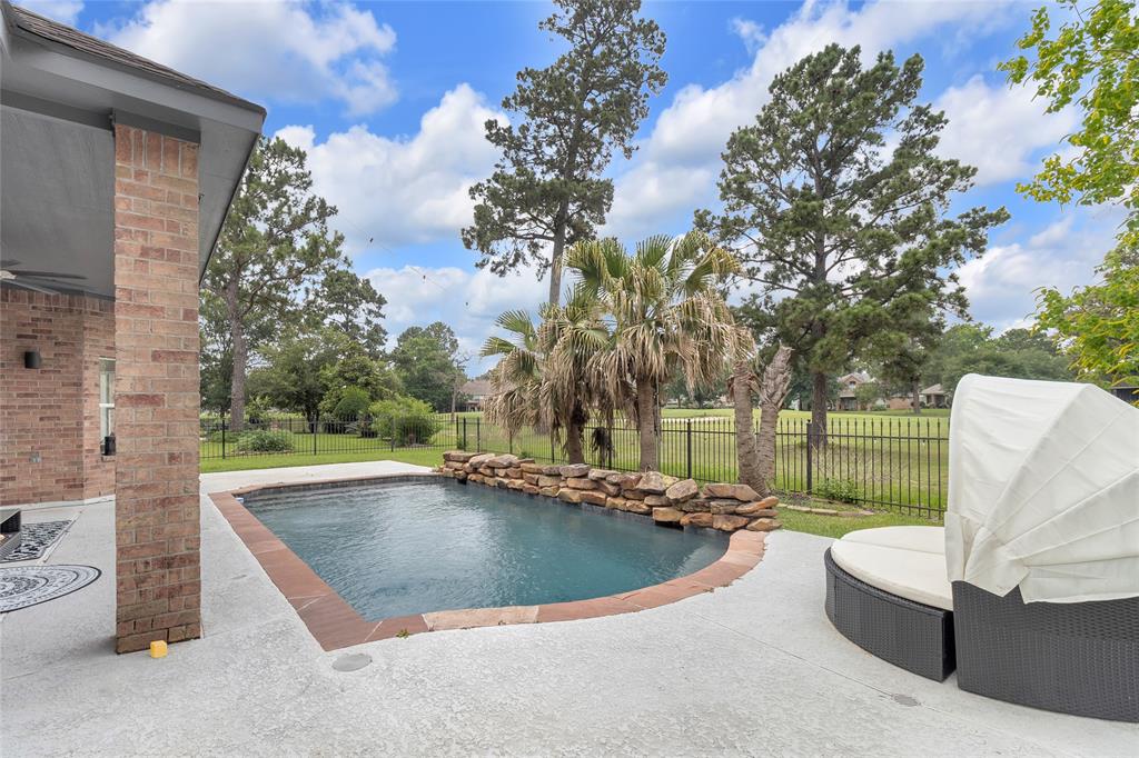 18327 Marlin Waters Drive, Humble, Texas image 6