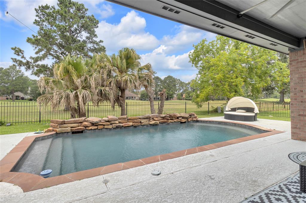 18327 Marlin Waters Drive, Humble, Texas image 7
