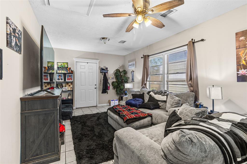 12109 22nd Street, Santa Fe, Texas image 2