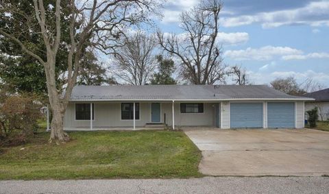 A home in Brazoria