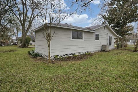 A home in Brazoria