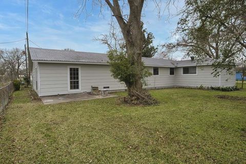 A home in Brazoria