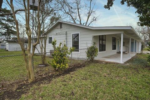 A home in Brazoria