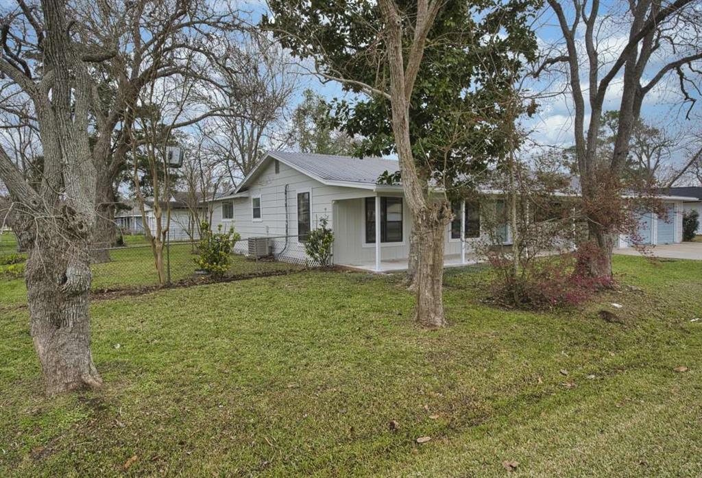 312 San Bernard Street, Brazoria, Texas image 2