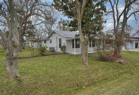 A home in Brazoria