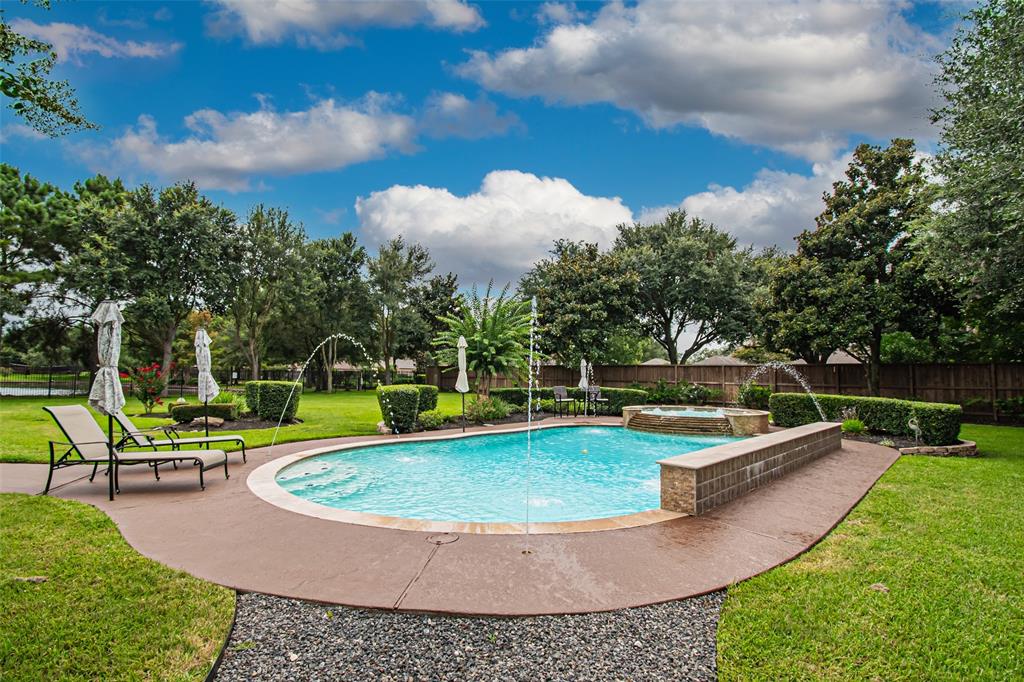 17403 Ledgefield