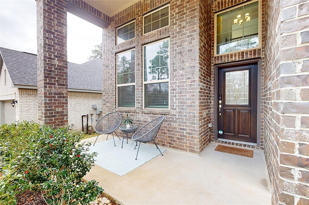 309 Serenata Woods Trail, Conroe, Texas image 5