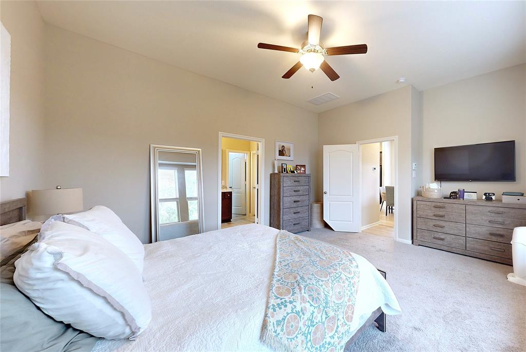 309 Serenata Woods Trail, Conroe, Texas image 13