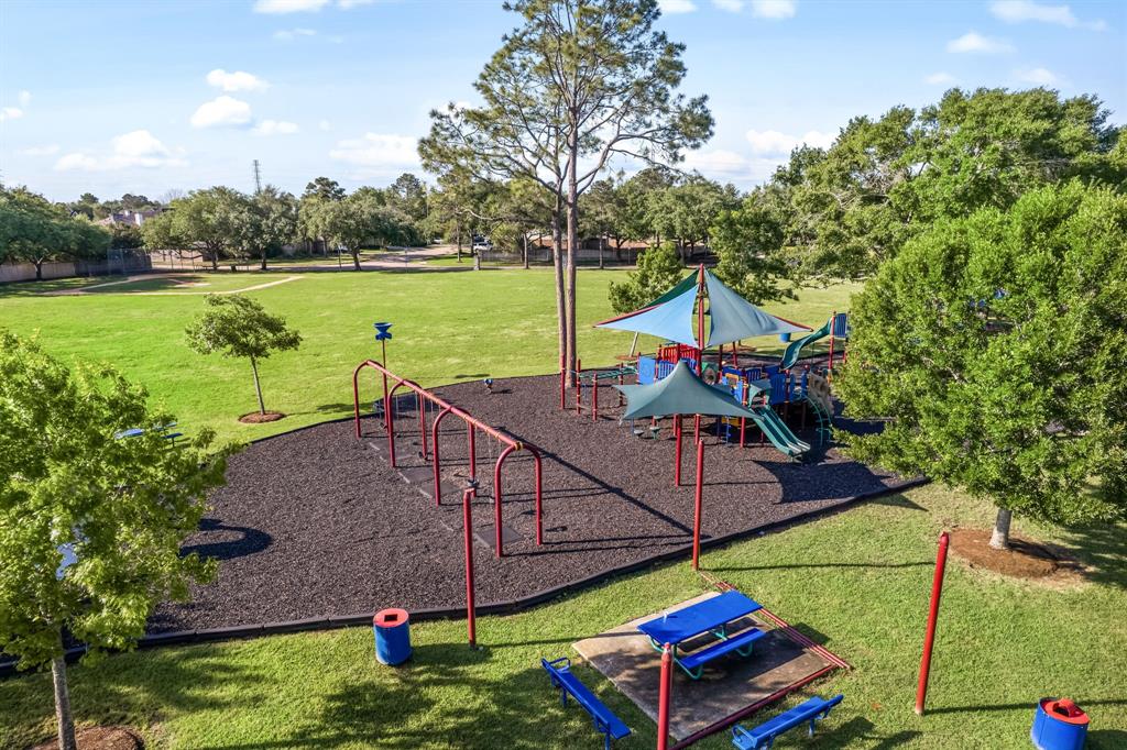 3806 Hillbrook Drive, Pearland, Texas image 36
