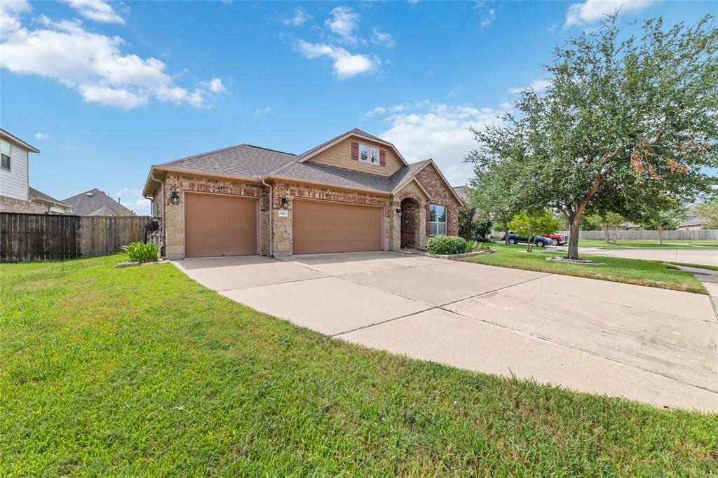 1410 Silver Rings Court, Pearland, Texas image 2