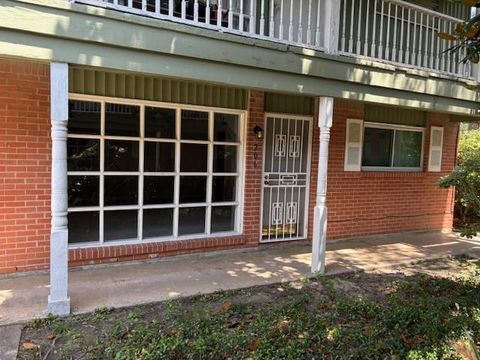 5542 Holly Street 206 Houston TX 77081