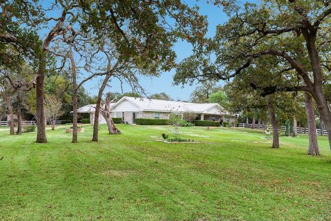 1319 Fm 954 Round Top TX 78954