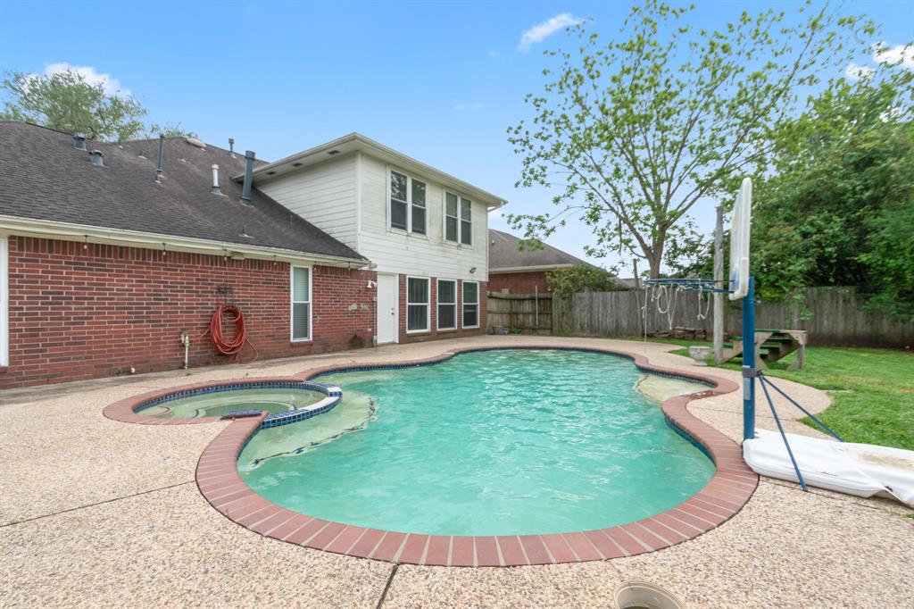 2608 George Street, Pearland, Texas image 2