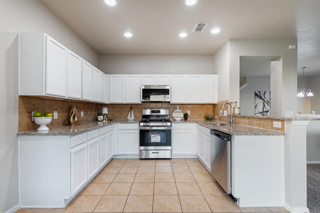 2907 Feather Green Trail, Fresno, Texas image 15