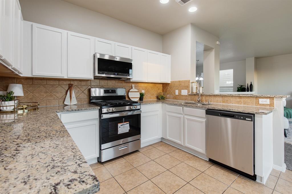 2907 Feather Green Trail, Fresno, Texas image 13