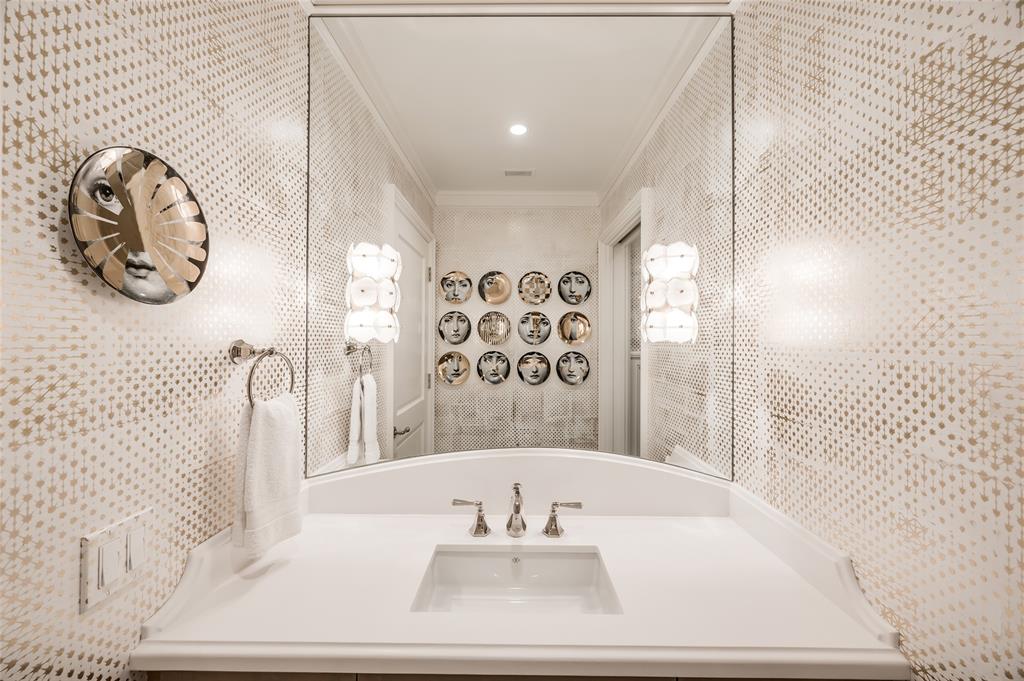 2131 Brentwood Drive, Houston, Texas image 27