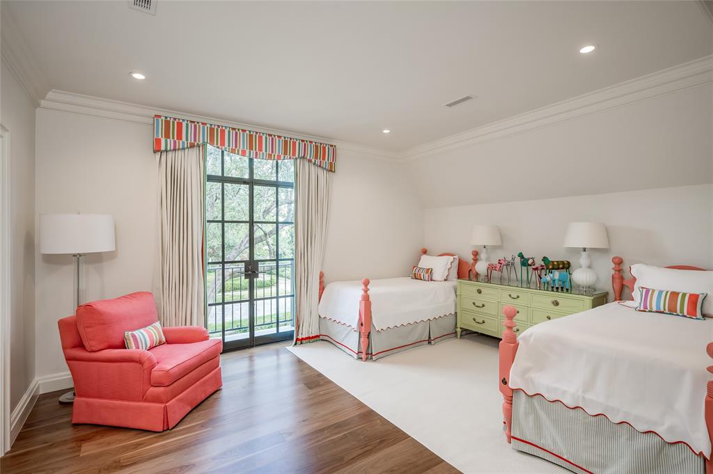 2131 Brentwood Drive, Houston, Texas image 42