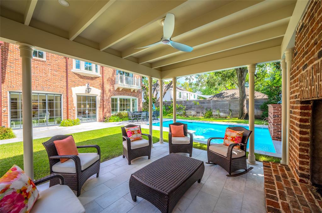 2131 Brentwood Drive, Houston, Texas image 34