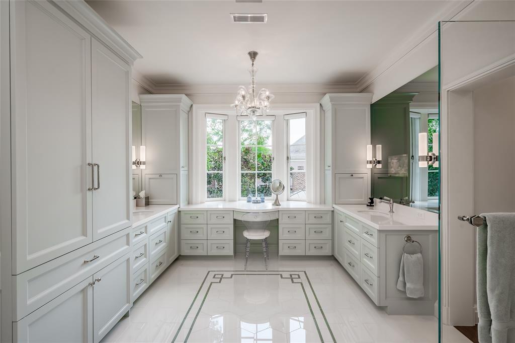 2131 Brentwood Drive, Houston, Texas image 40