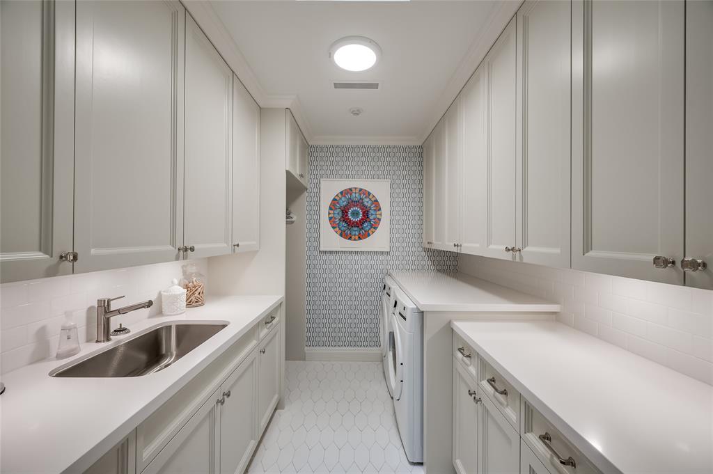 2131 Brentwood Drive, Houston, Texas image 48