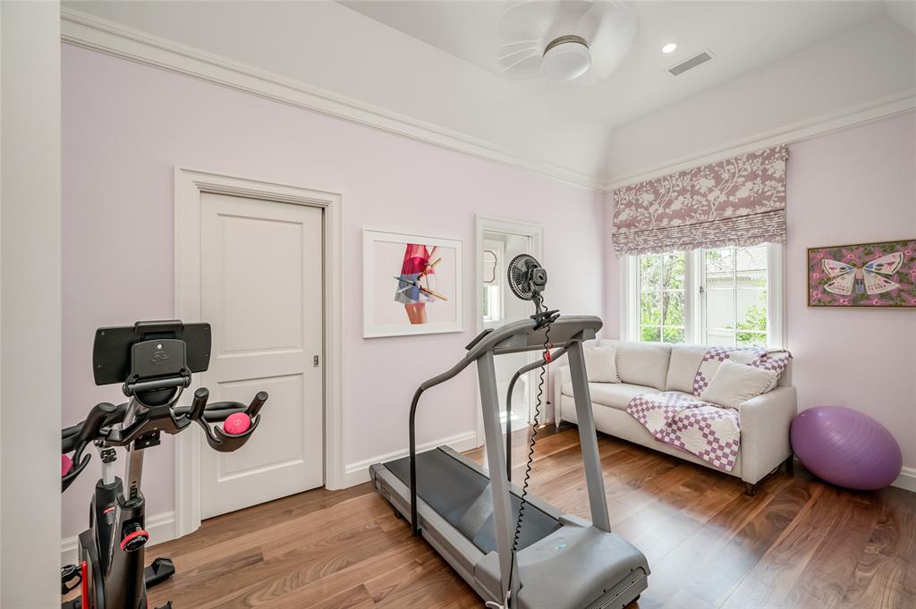 2131 Brentwood Drive, Houston, Texas image 46