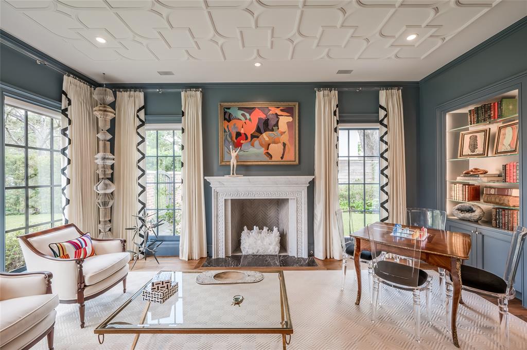 2131 Brentwood Drive, Houston, Texas image 7