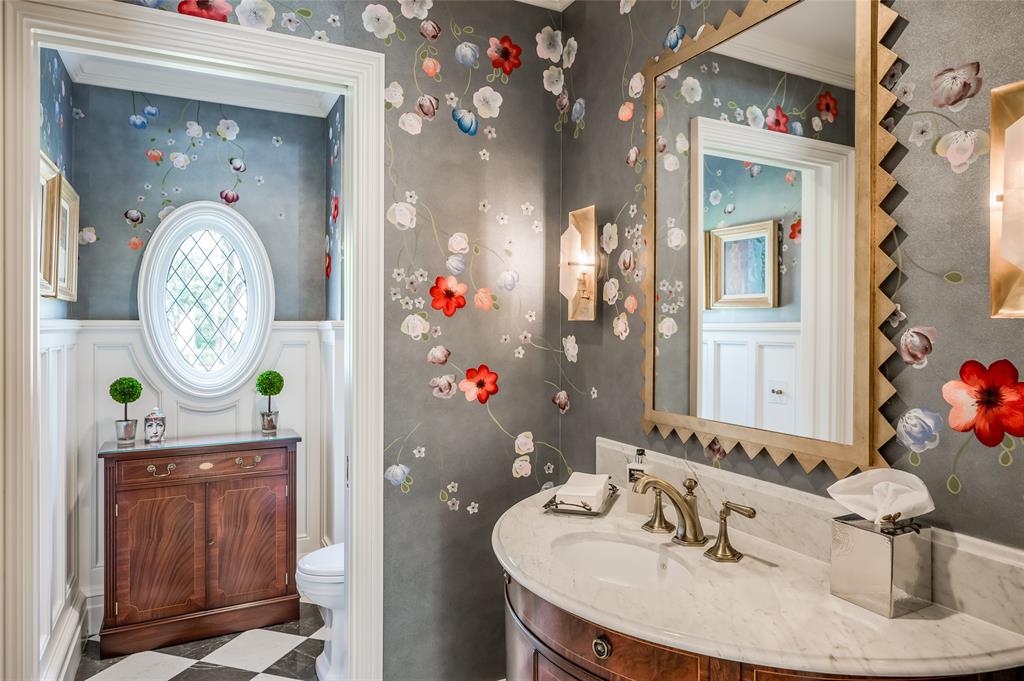 2131 Brentwood Drive, Houston, Texas image 11